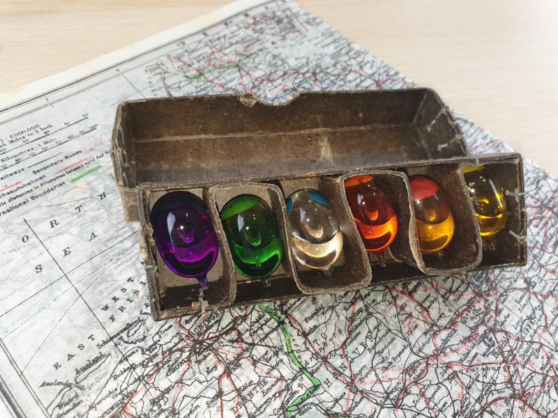 SOE box with 6 Ampoeles.