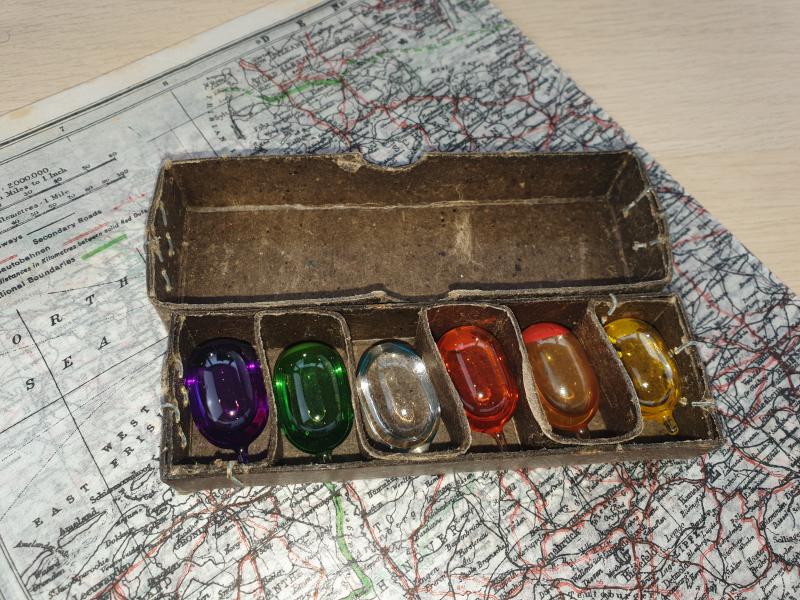 SOE box with 6 Ampoeles.